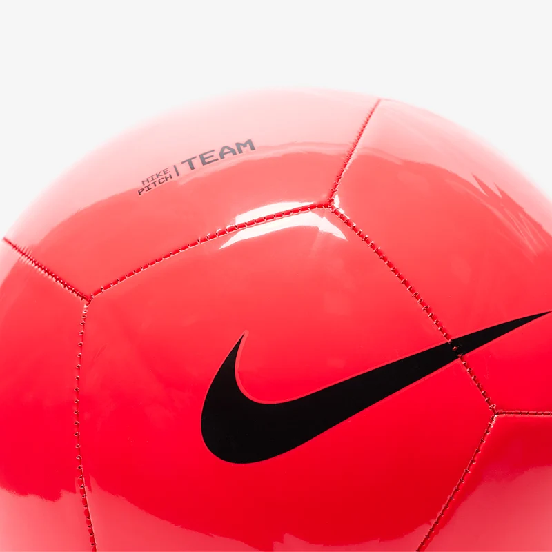 Nike Pitch Fußball
