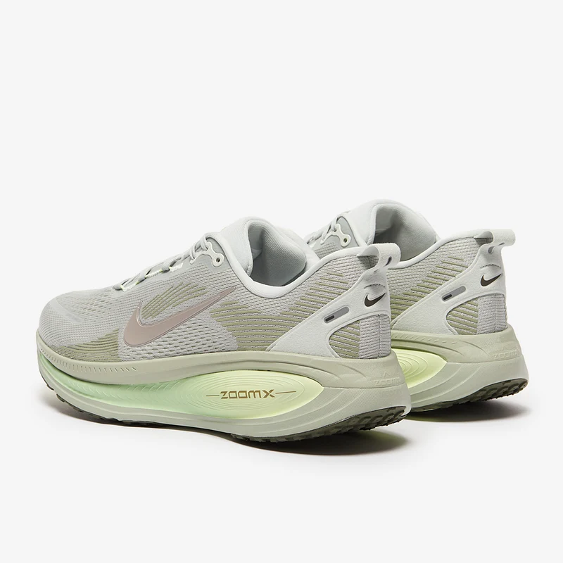 Nike Straßenlaufschuh (Herren) Vomero 18