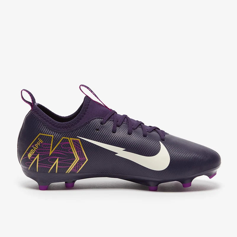 Nike MG Low Top