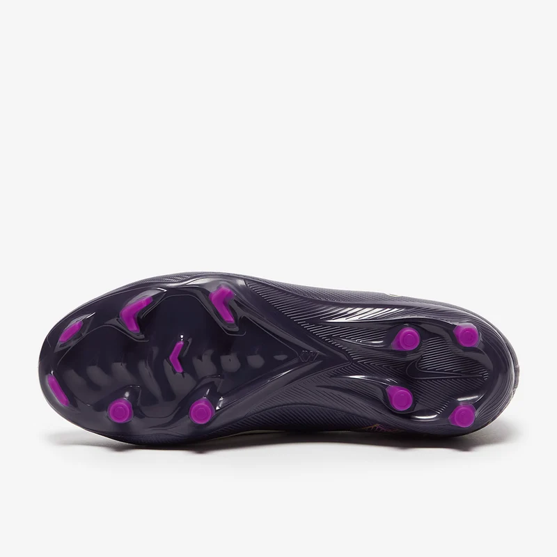 Nike MG Low Top