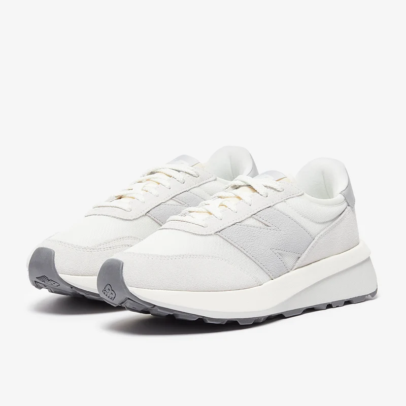 New Balance 370
