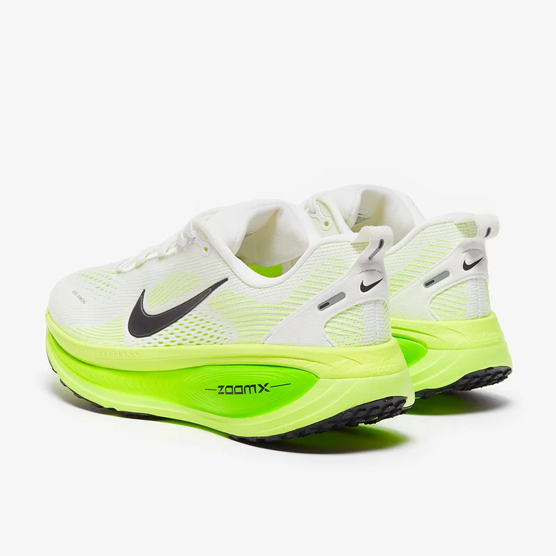 Nike Straßenlaufschuh (Damen) Vomero 18