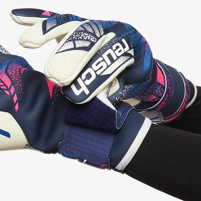 Reusch Attrakt RE:GRIP