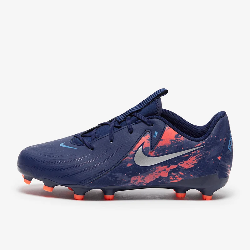 Nike MG Low Top