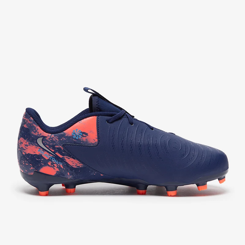 Nike MG Low Top