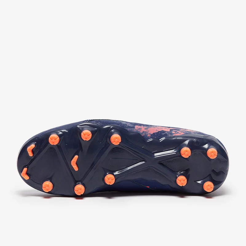 Nike MG Low Top