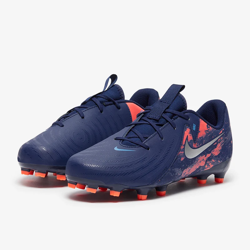 Nike MG Low Top