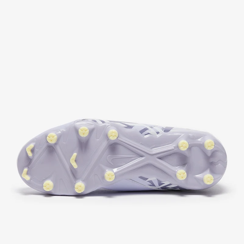 Nike MG Low Top