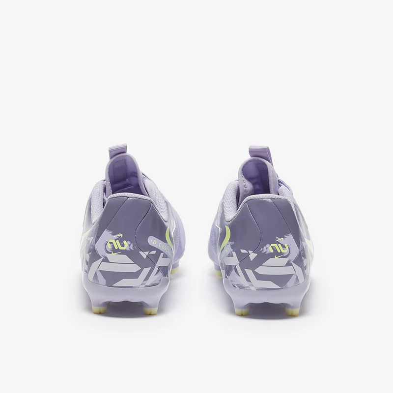 Nike MG Low Top