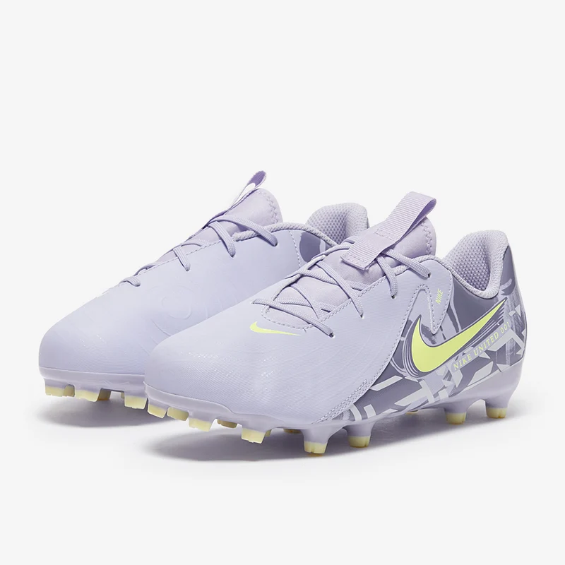 Nike MG Low Top