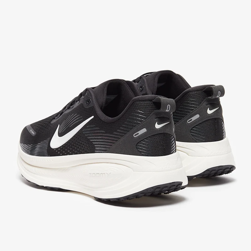 Nike Straßenlaufschuh (Herren) Vomero 18