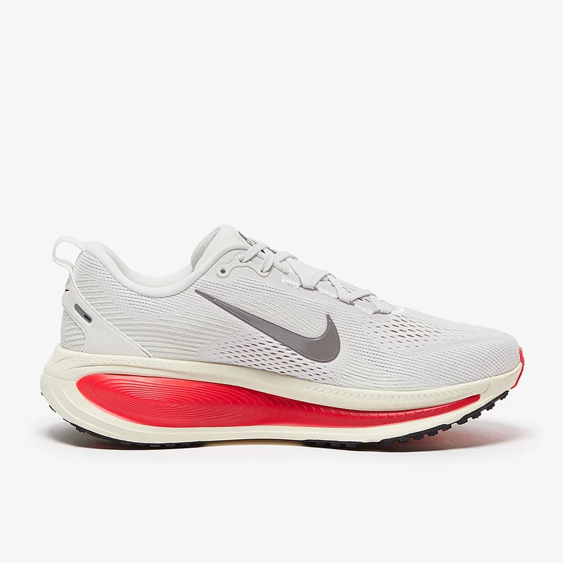 Nike Straßenlaufschuh (Herren) Vomero 18
