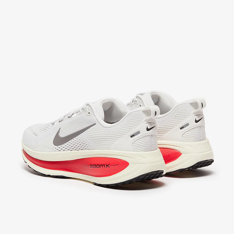 Nike Straßenlaufschuh (Herren) Vomero 18