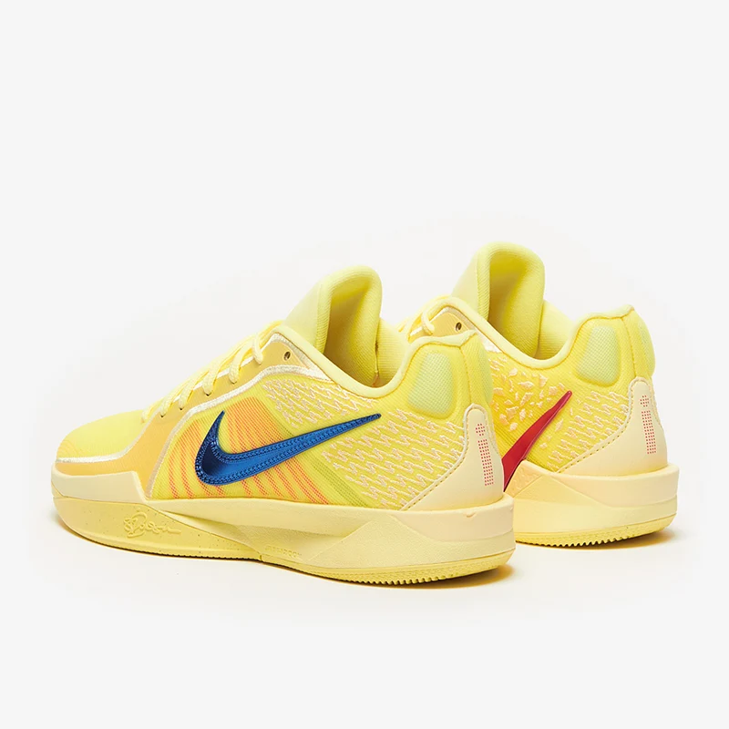 Nike Damen Sabrina 2