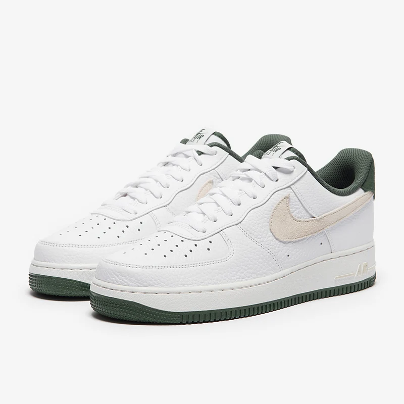 Nike Herrenschuh Air Force 1 '07 LV8