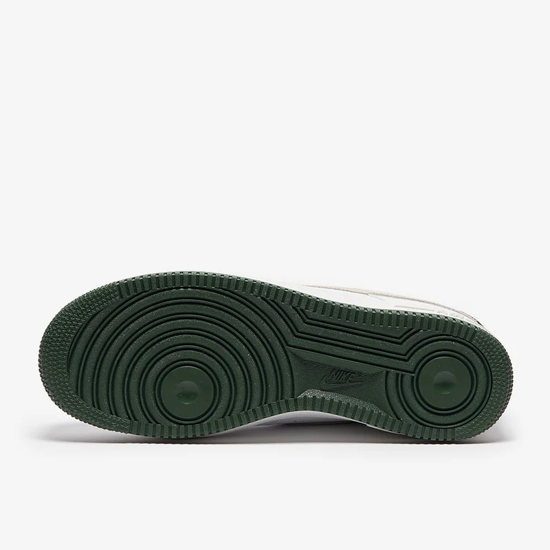 Nike Herrenschuh Air Force 1 '07 LV8