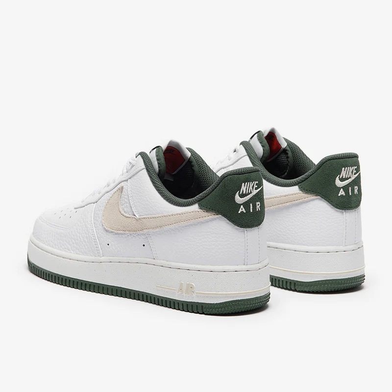 Nike Herrenschuh Air Force 1 '07 LV8