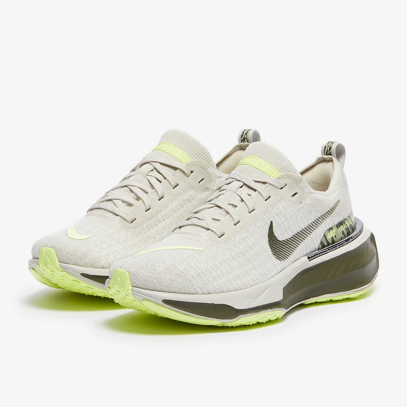 Nike Straßenlaufschuh (Damen) Invincible 3 Premium
