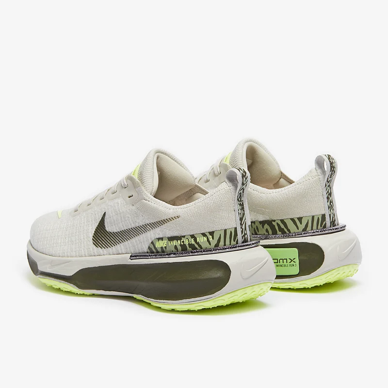 Nike Straßenlaufschuh (Damen) Invincible 3 Premium