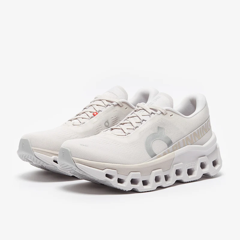 On Damen Cloudmonster 2