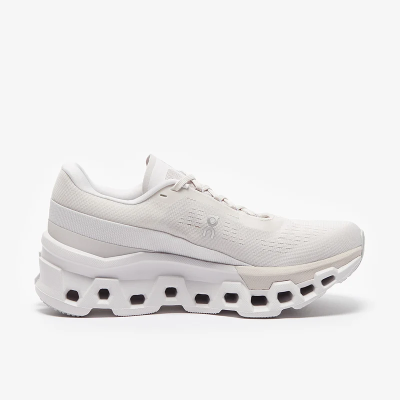On Damen Cloudmonster 2