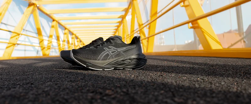 Asics Damen Novablast 4