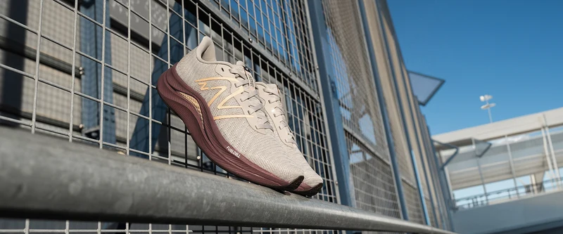New Balance Damen FuelCell Propel v4