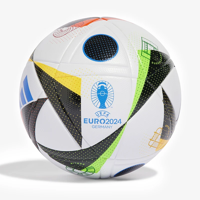 adidas UEFA Euro 24 Fussballliebe League