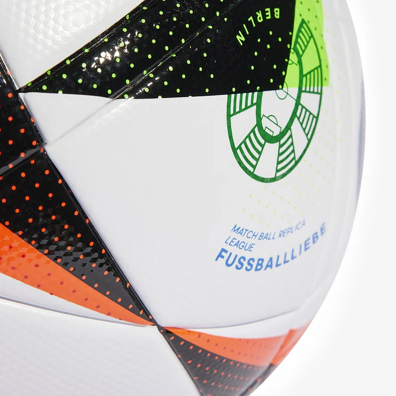 adidas UEFA Euro 24 Fussballliebe League