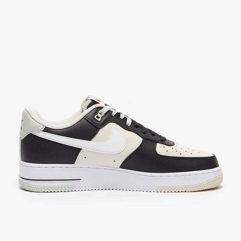 Nike Sportswear Air Force 1 '07 LV8