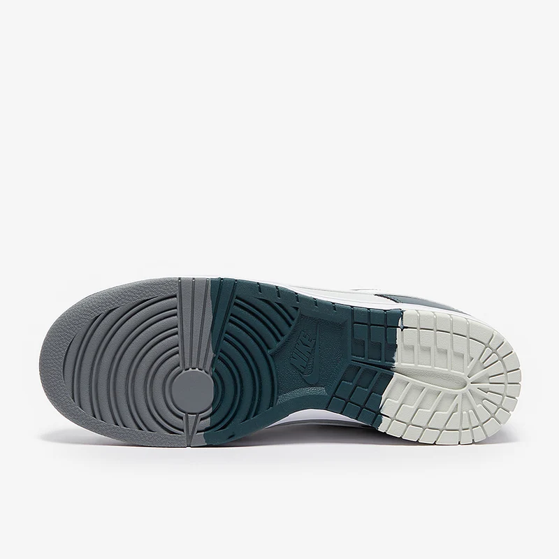 Nike Sportswear Dunk Low Retro PRM