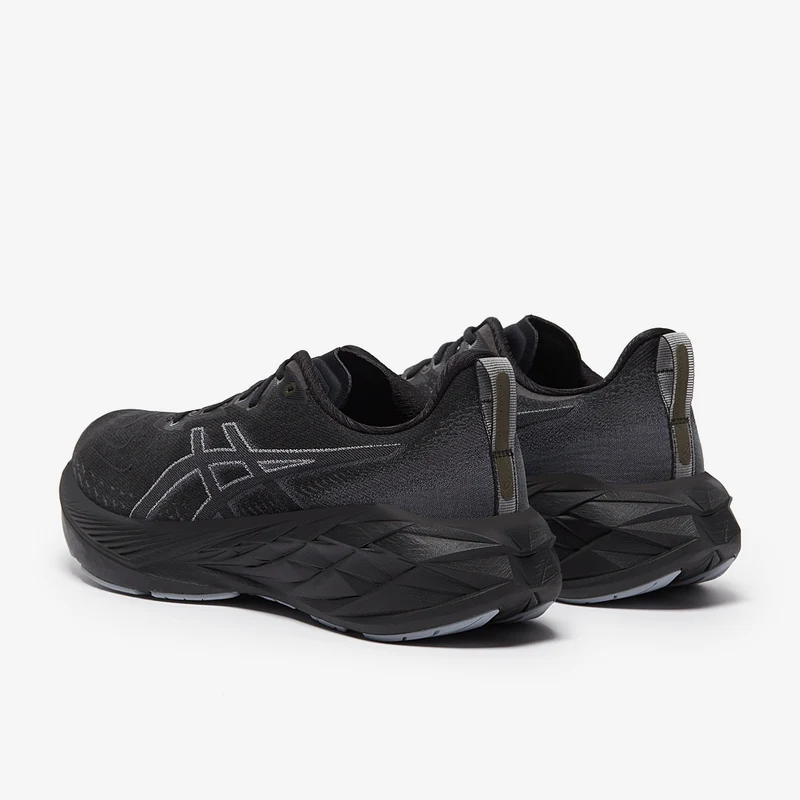 Asics Novablast 4