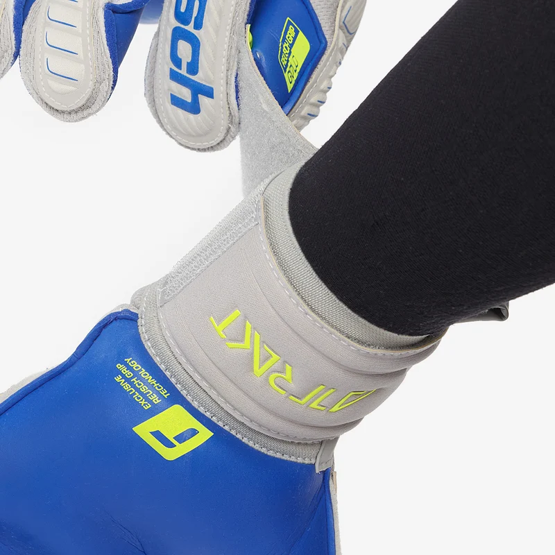 Reusch Attrakt Gold Evolution Cut