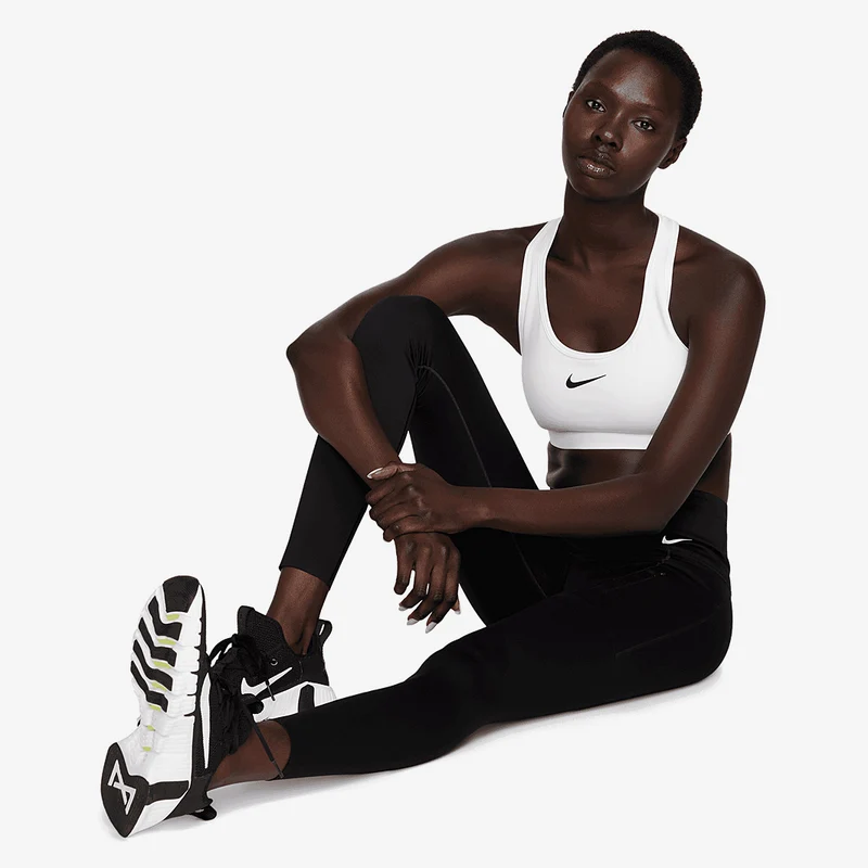 Nike Damen Swoosh Medium Support Padded Sport BH