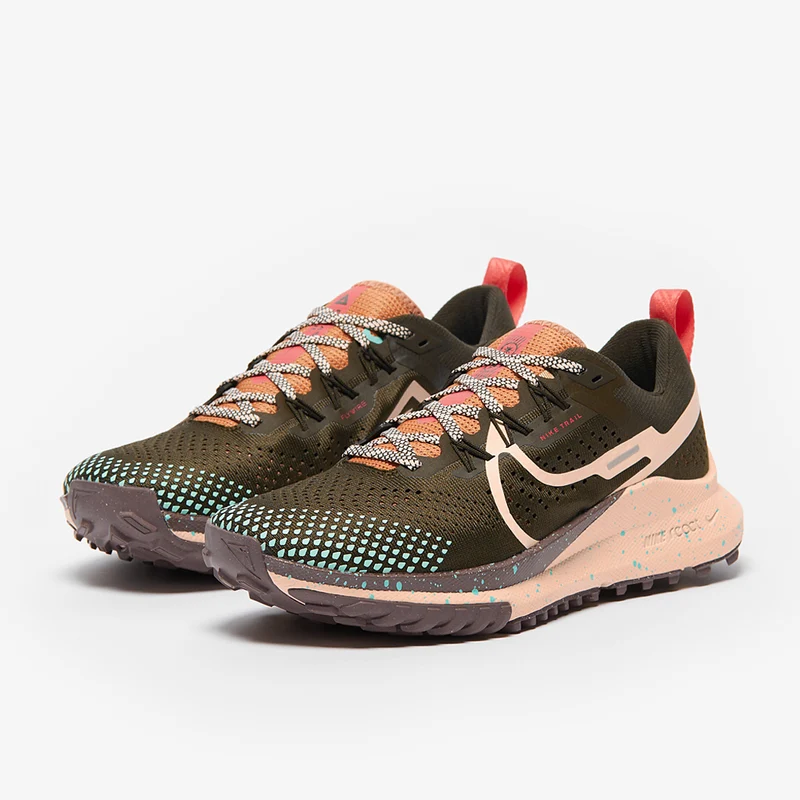 Nike Damen React Pegasus Trail 4