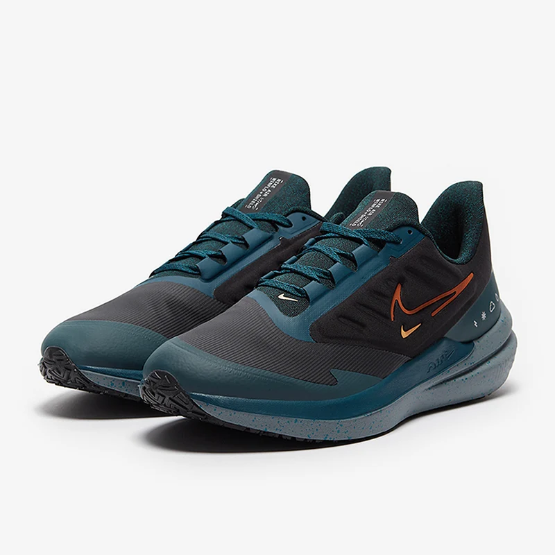 Nike Wetterfester Straßenlaufschuh für Herren Winflo 9 Shiel