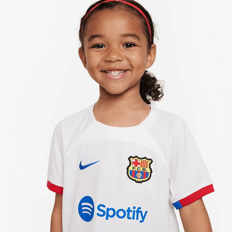 Nike Kleine Kinder FC Barcelona 23/24 Dri-Fit Auswärtsset