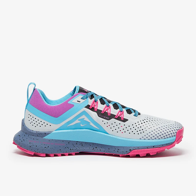 Nike Damen React Pegasus Trail 4 SE