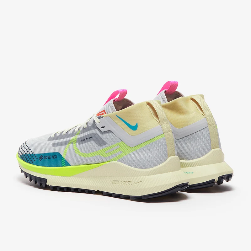 Nike Damen Pegasus Trail 4 Gore-Tex