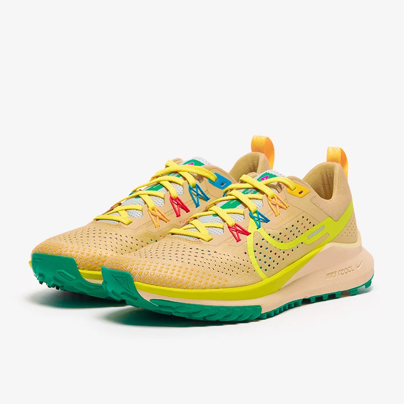 Nike Damen React Pegasus Trail 4