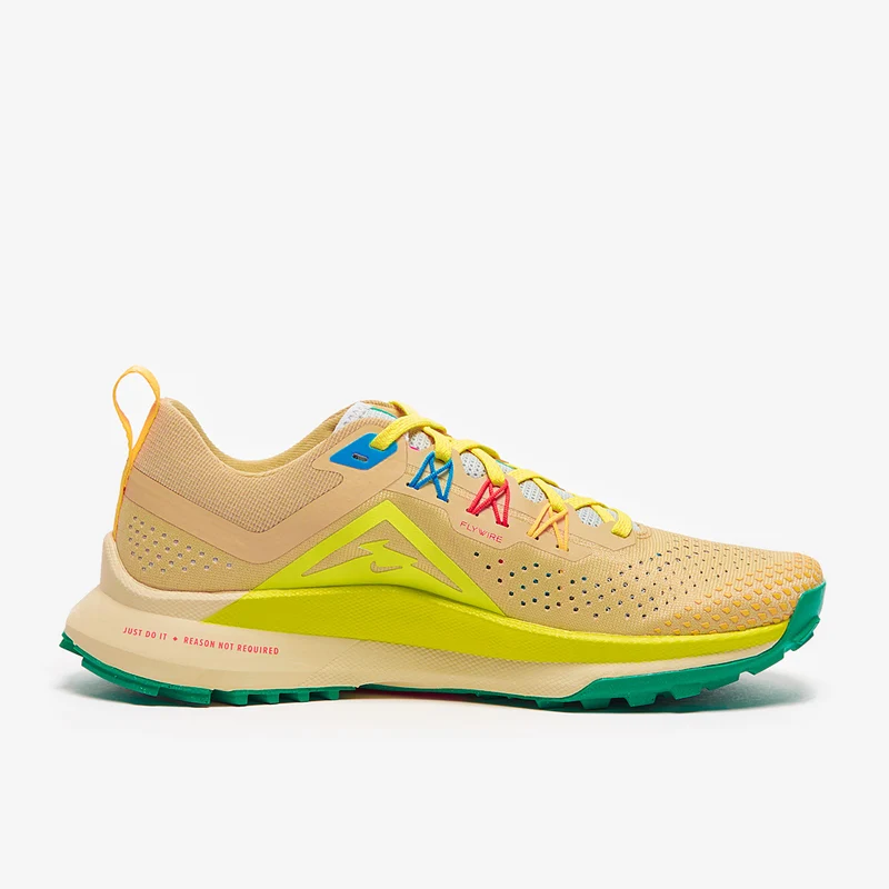 Nike Damen React Pegasus Trail 4