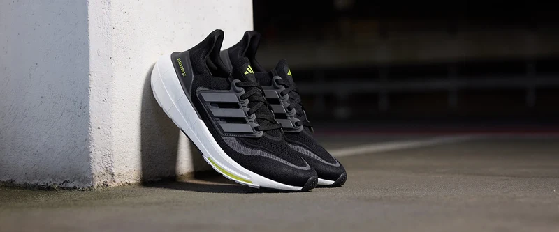 adidas Damen Ultraboost Light