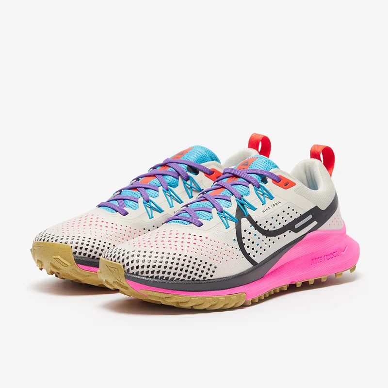 Nike Damen React Pegasus Trail 4