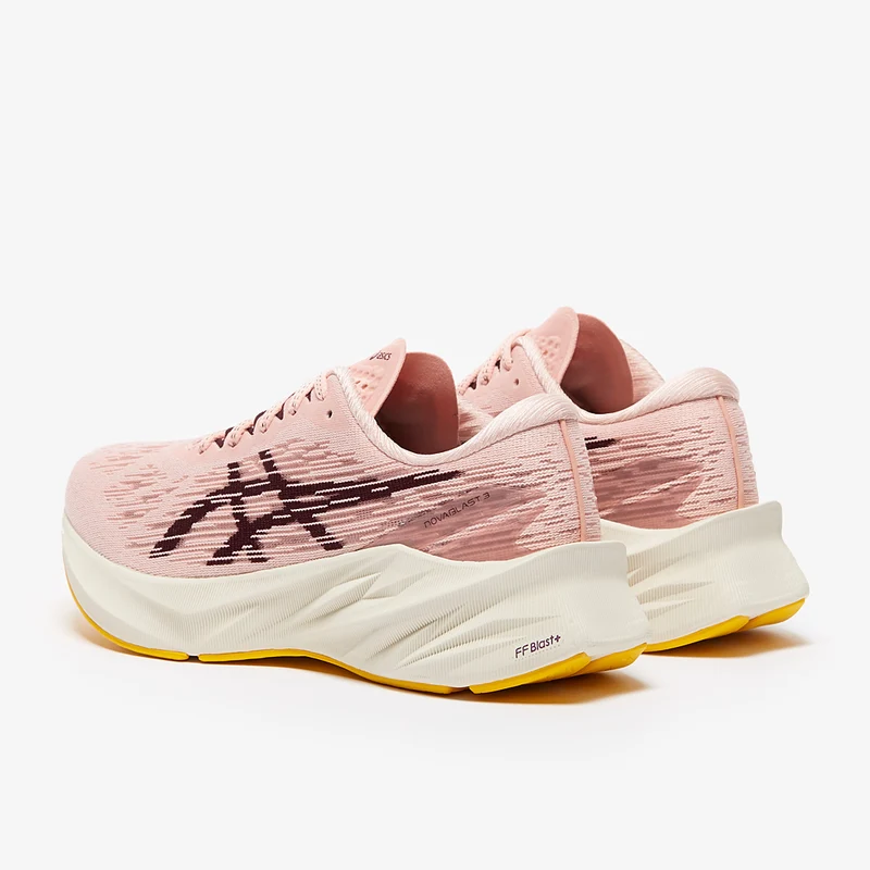 ASICS Damen Novablast 3