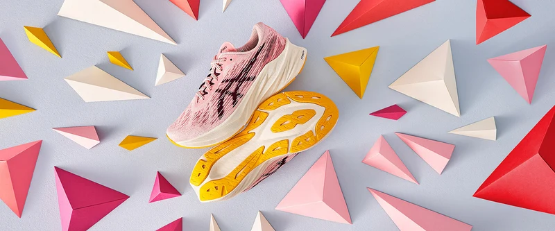 ASICS Damen Novablast 3