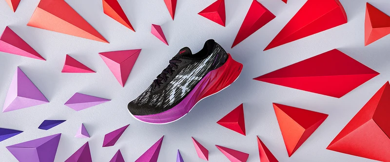 ASICS Damen Novablast 3