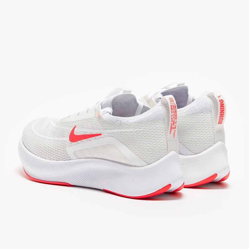Nike Zoom Fly 4