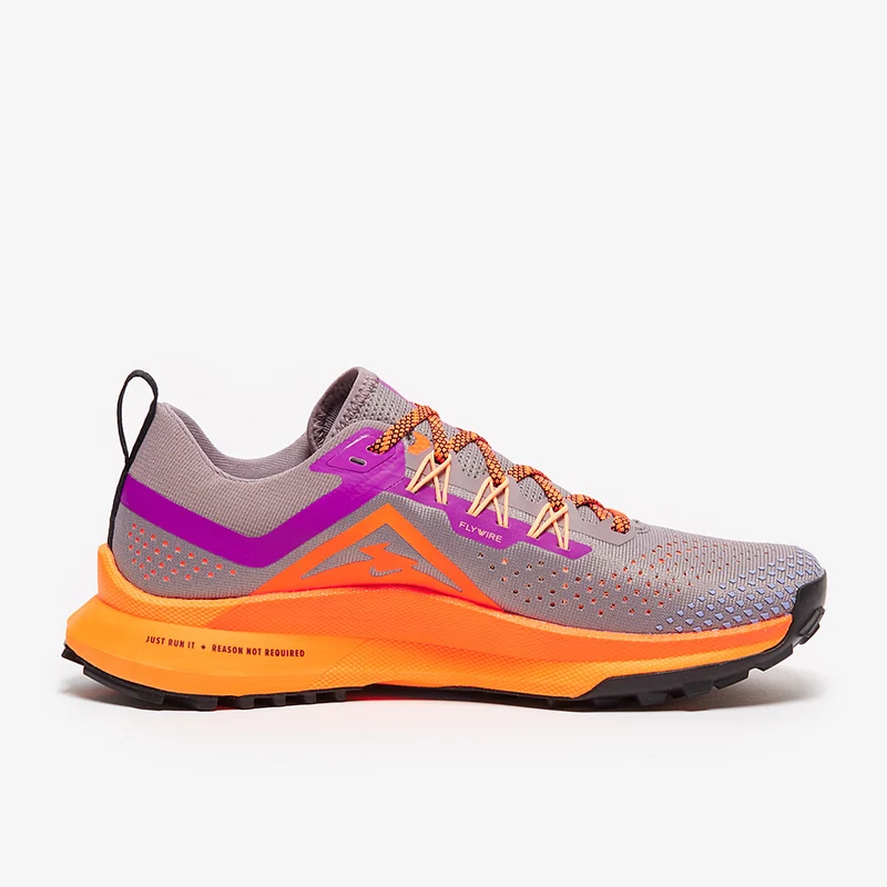 Nike Damen React Pegasus Trail 4